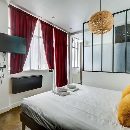 Apartment Stylish And Sunny 7bd With Garden For 17 Guests!
