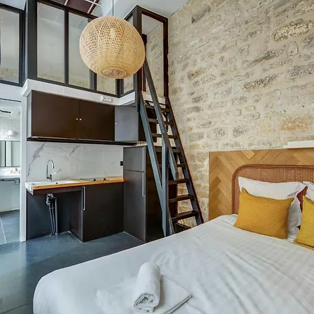 Apartment Stylish And Sunny 7bd With Garden For 17 Guests!