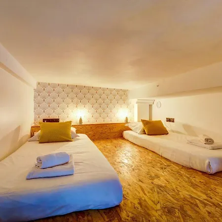 Apartment Stylish And Sunny 7bd With Garden For 17 Guests! Paris