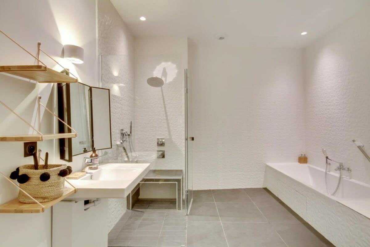 Stylish And Sunny 7bd With Garden For 17 Guests! Appartamento