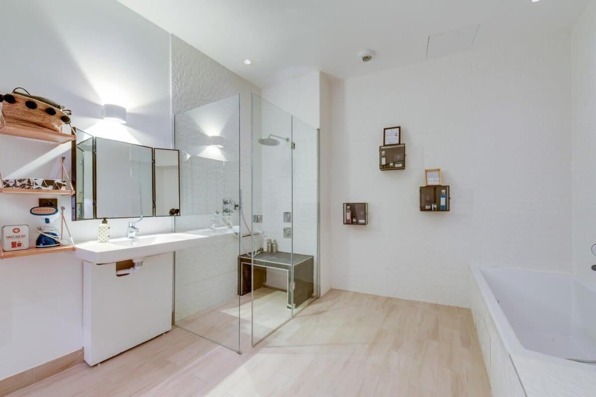 Stylish And Sunny 7bd With Garden For 17 Guests! Appartamento *
